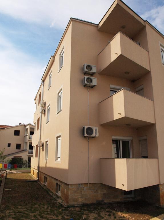 Apartments Nova Starigrad Paklenica Exterior foto