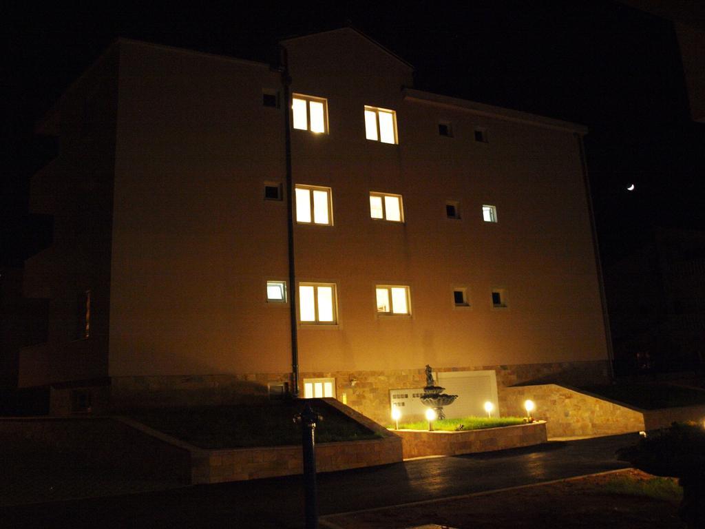 Apartments Nova Starigrad Paklenica Exterior foto